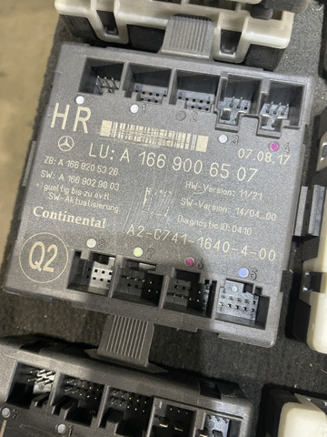 Блок комфорту задніх дверей A1669006507 MERCEDES