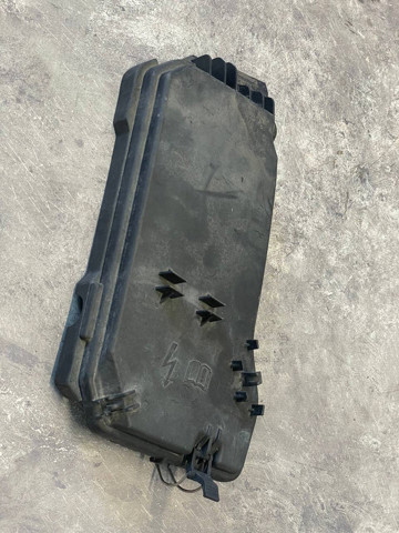 Кришка блока запобіжників A2045400082 MERCEDES