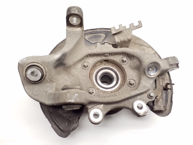Кулак поворотний правий A2053500241 MERCEDES