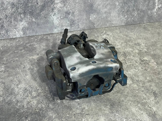 Супорт гальмівний задній правий A2054230481 MERCEDES