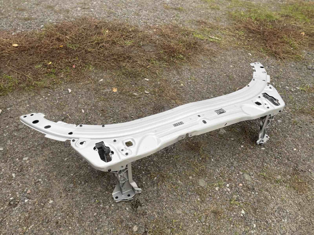 Рамка передньої панелі A2056203201 MERCEDES