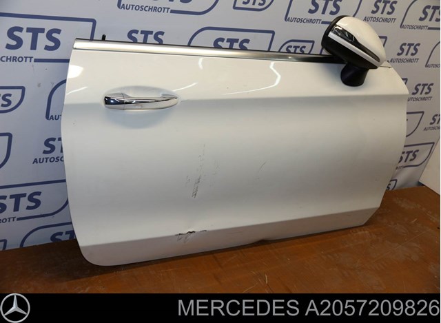 Пасажирські передні двері A2057209826 MERCEDES