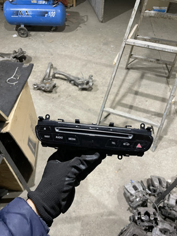 Блок кнопок центральної консолі A2059055201 MERCEDES