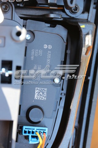 Блок кнопок центральної консолі A2059056507 MERCEDES