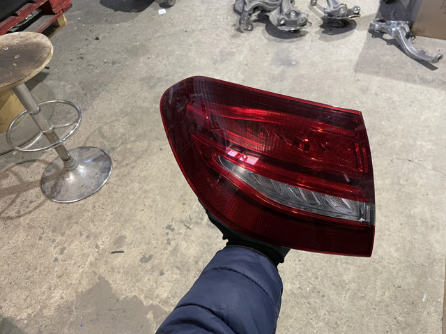 Ліхтар задній лівий A2059065100 MERCEDES