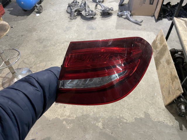 Ліхтар задній правий A2059065200 MERCEDES