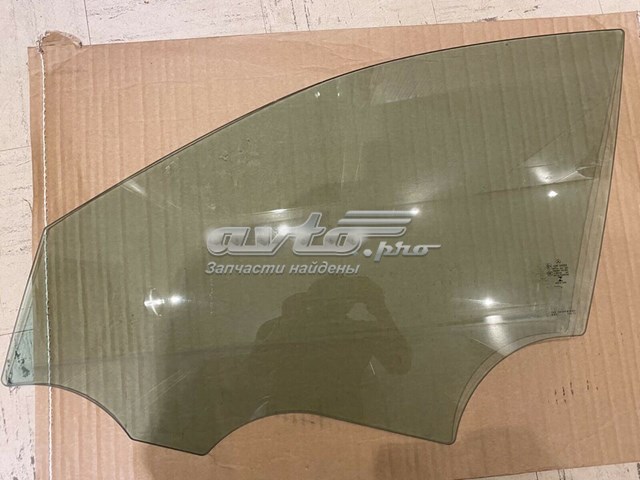 Скло пасажирських дверей A2137250210 MERCEDES