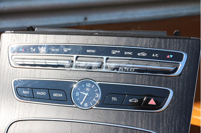 Блок кнопок центральної консолі A2139056508 MERCEDES