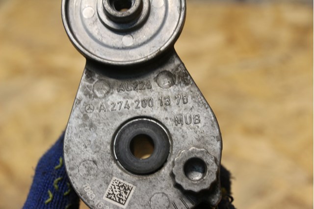 Натягувач приводного ременя A2742001370 MERCEDES