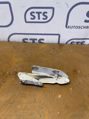 Завіс капота, правий A9067500121 MERCEDES