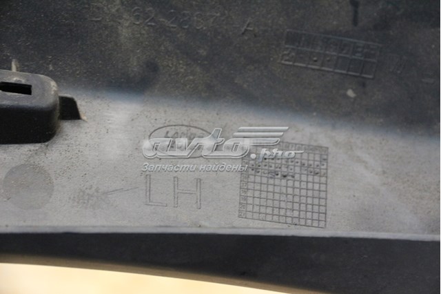 Молдинг заднього лівого крила LR136801 LAND ROVER
