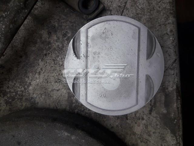Поршень в зборі 90466889 GM