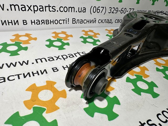 Важіль задньої підвіски нижній, лівий/правий 4873042060 TOYOTA