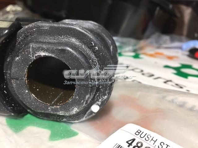 Втулка переднього стабілізатора 4881533150 TOYOTA