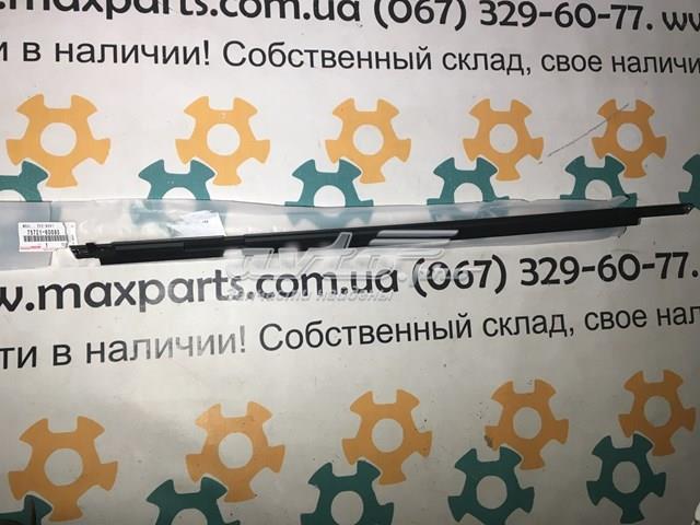 Молдинг опускного скла нижній, двері задньої, правої 7572160080 TOYOTA