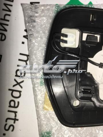 Дзеркальний елемент лівого дзеркала заднього виду 8796160820 TOYOTA
