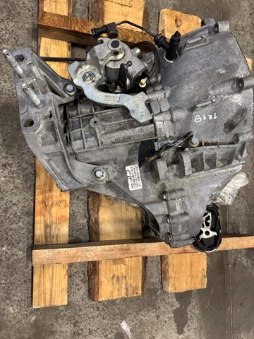 Коробка механіка в зборі GK2R7002AGB FORD