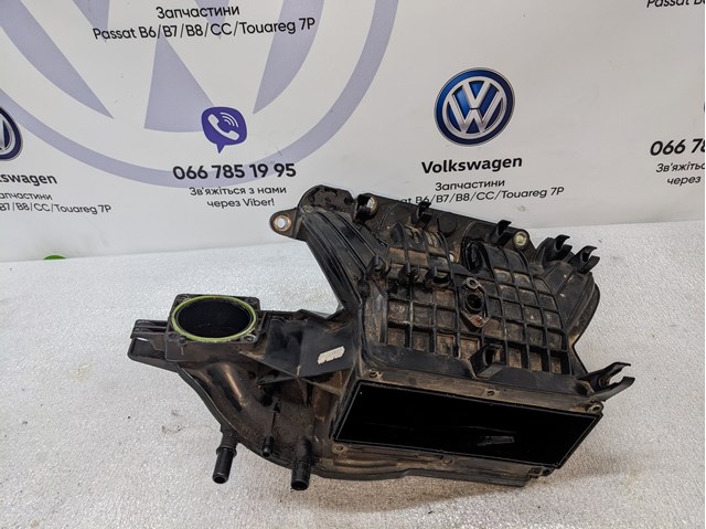 Колектор впуск верхній 03C129711D VAG