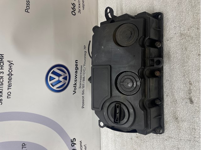 Кришка клапанів 03G103469G VAG