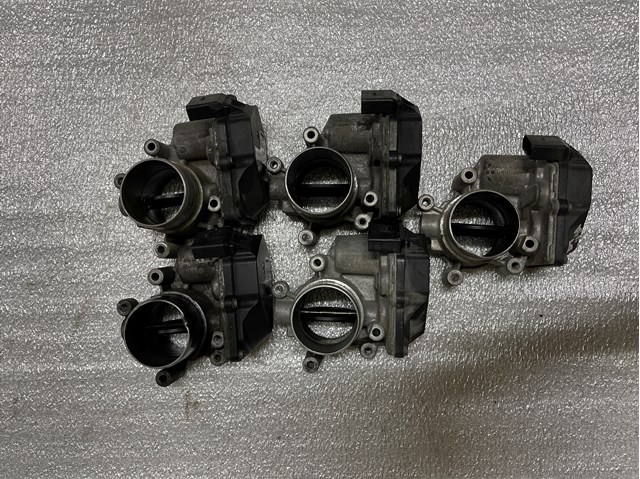 Заслінка повітряна 03L128063F VAG