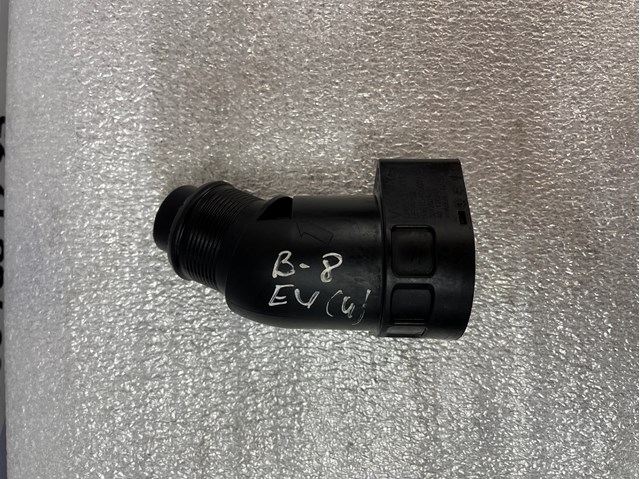 Патрубок турбіни вихлопних газів 04L131111M VAG