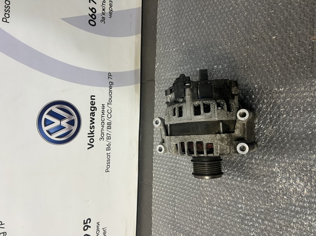 Авто генератор 06K903023D VAG