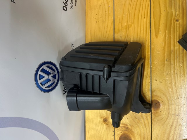 Корпус повітряного фільтра 1K0129607AL VAG