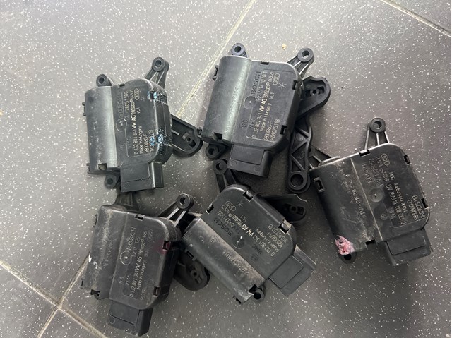 Двигун заслінки печі 1K0907511B VAG