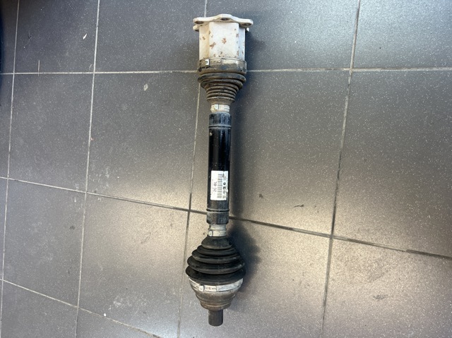 Привід передній правий 3C0407272CB VAG