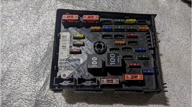 Коробка запобіжників 3C0937125A VAG