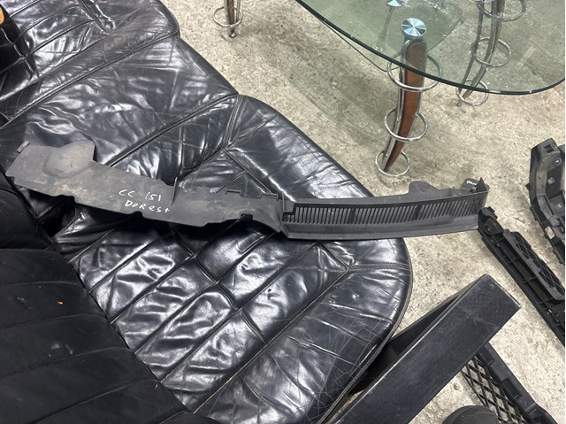 Повітропровід / дефлектор радіатора, верхній 3C8121330B VAG