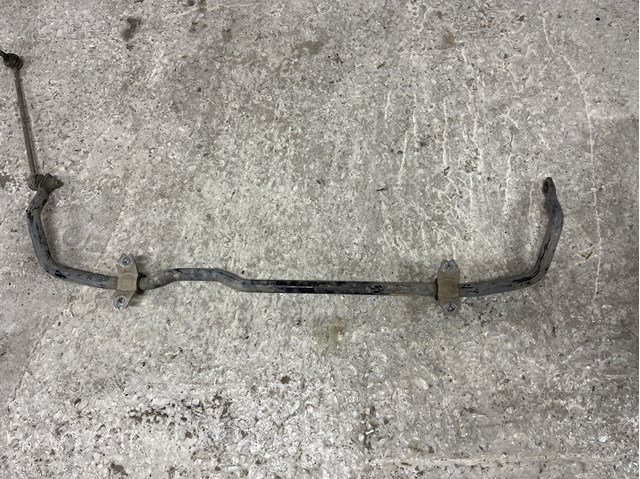 Стабілізатор поперечної стійкості передній Audi Q3