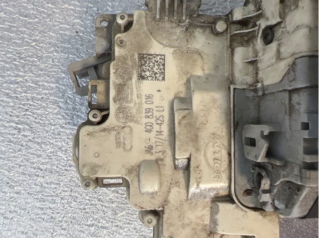 Замок задніх дверей, правих 4G0839016 VAG