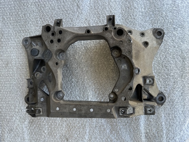 Кріплення кпп 4M0399263E VAG