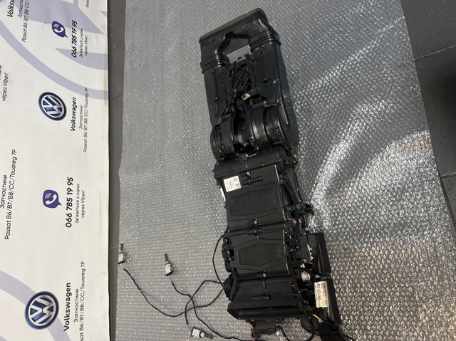 Корпус печі в зборі 4M0820004 VAG