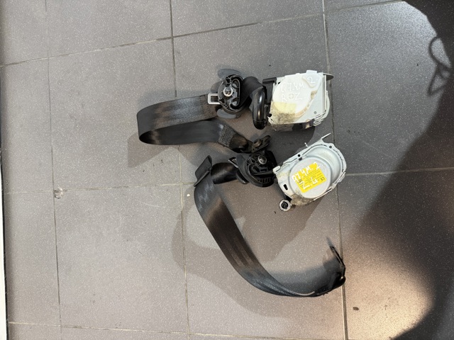 Пасок безпеки задній лівий 4M0857805E VAG