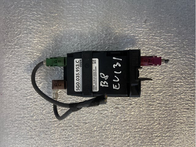 USB-розгалужувач 5G0035953C VAG