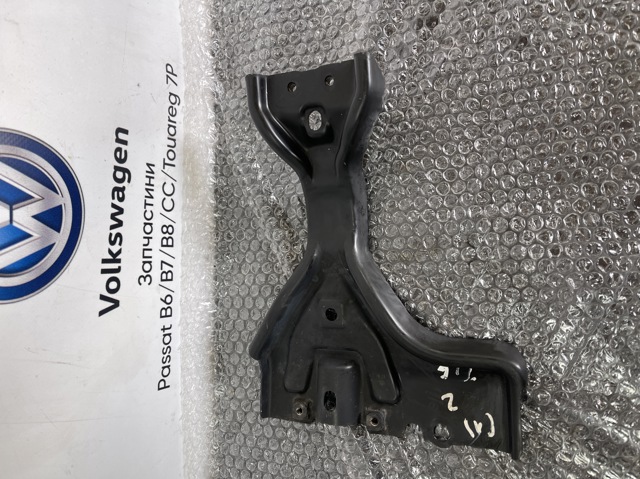 Кронштейн замку капоту 5N0805567E VAG