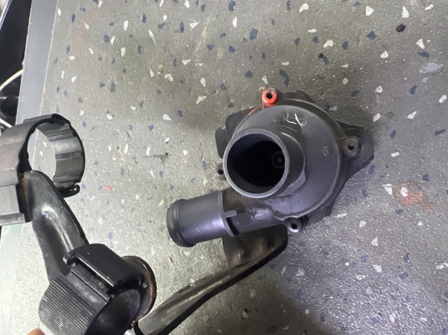Водяний насос охолодження електро додатковий 5Q0965561B VAG