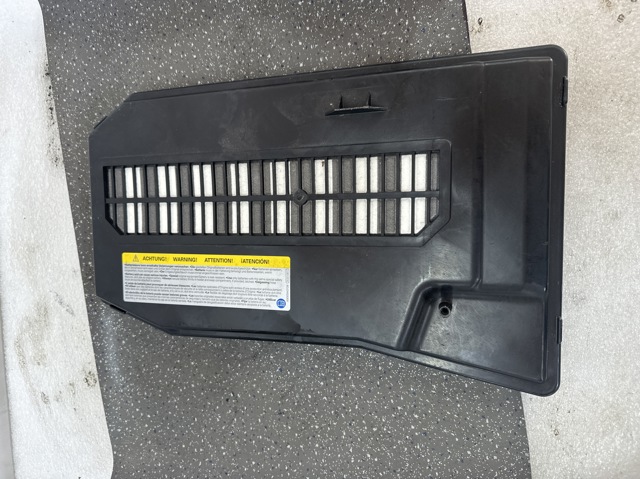 Кришка акумулятора (АКБ) 7L0864643B PORSCHE
