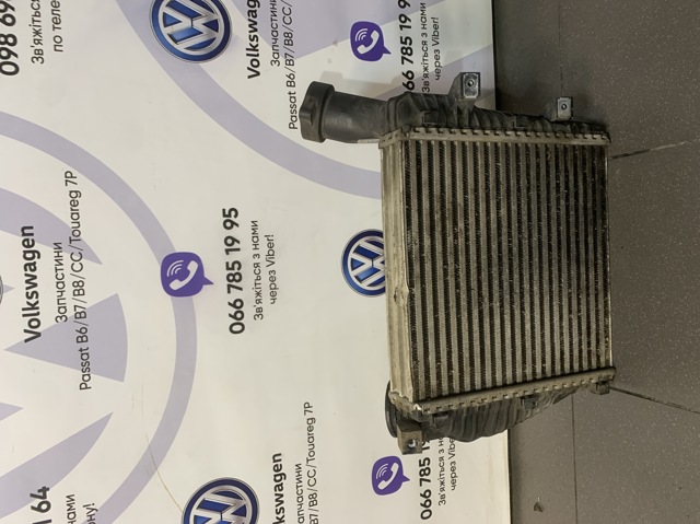 Радіатор інтеркулера 7L6145803D VAG