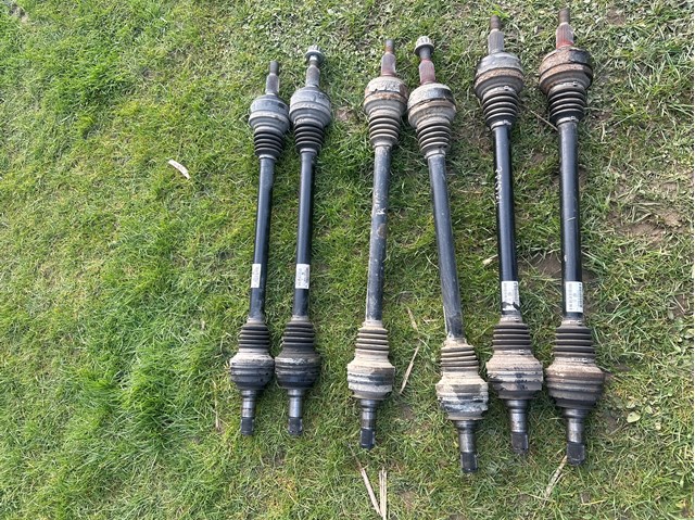Привід задній 7P0501201G VAG
