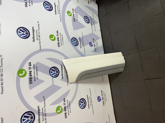 Молдинг задніх правих дверей 7P6854950 VAG