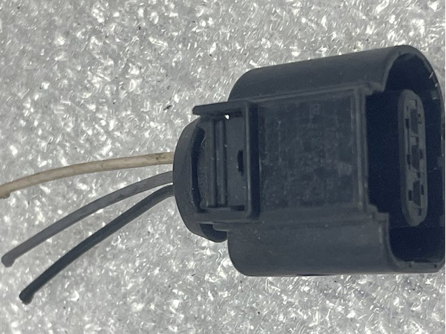 Роз’єм (фішка) універсальний 8K0973703 VAG