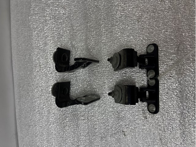 Кріплення кришки багажника 8V3827299A VAG