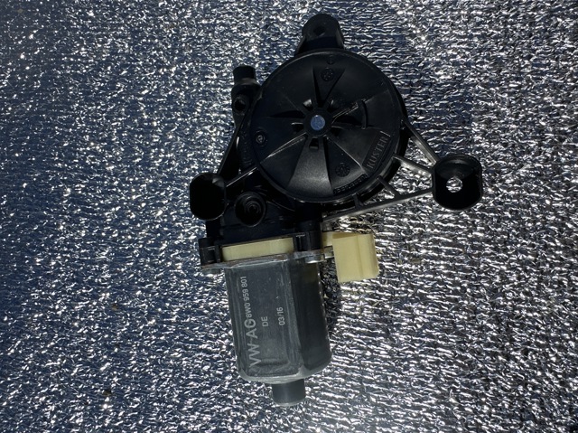 Мотор склопідйомника водійських дверей 8W0959801 VAG