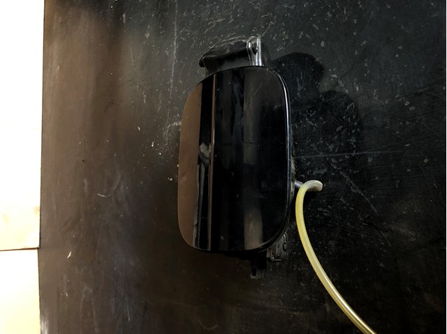 Лючок (дверцята) бензобака Фольксваген Пассат B8