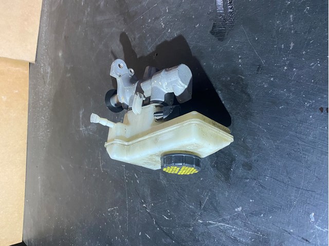 Бачок гальмівної рідини 5Q1611301 VAG