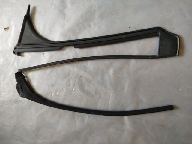 Прокладка дверей передніх, правих (на кузові) 103215200C TESLA