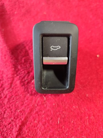Кнопка відкривання багажника з салона audi a4 b9 4M0959831A